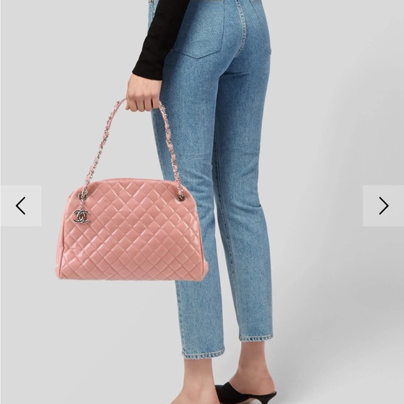 Chanel Blush Quilted Shoulder Bag - Picture 2 of 7